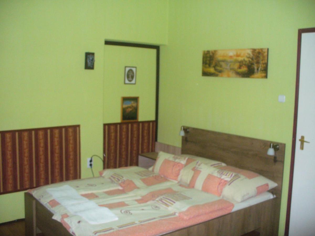 Pleiveisz Apartman Sárvár 外观 照片
