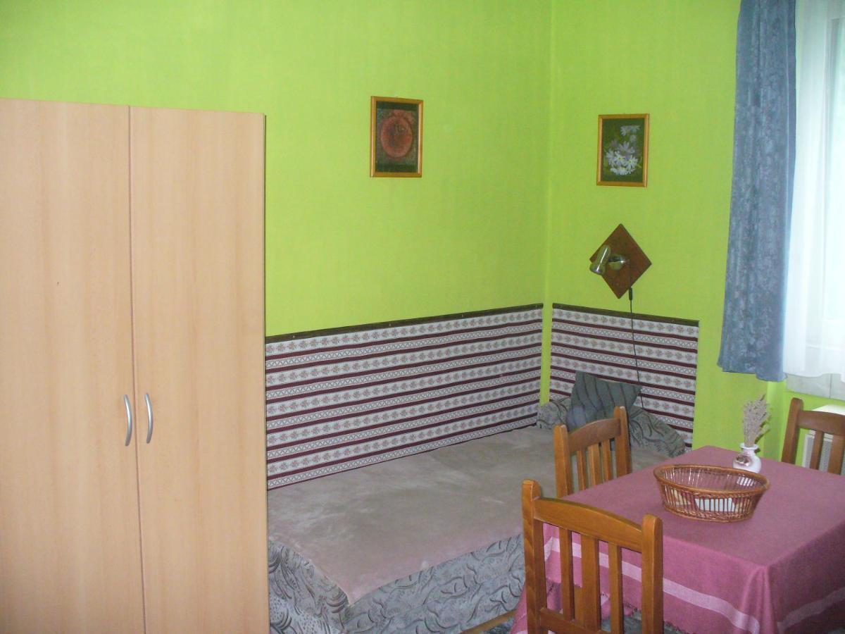 Pleiveisz Apartman Sárvár 外观 照片